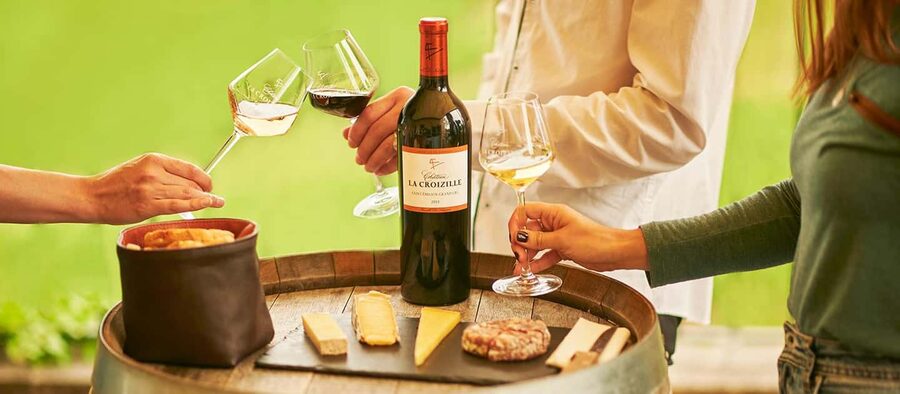 Saint-Emilion: Grand Cru Classé Gourmet Visit - What happens during the 90-minute visit