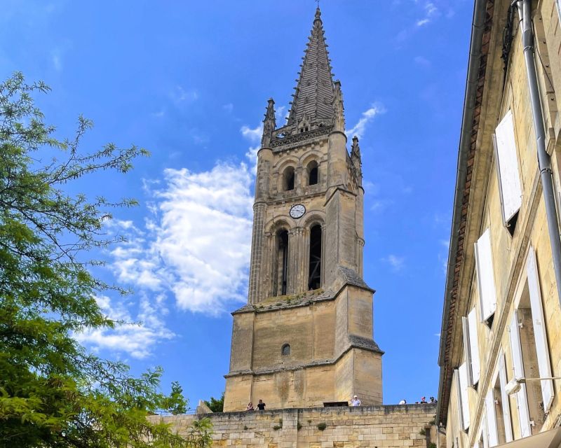Saint-Emilion: Morning Tour with Wine Tasting & Snack - Two wines with a French appetizer platter