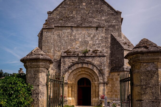 Saint-Émilion Wine Tour By Premium Electric Bike, Lunch Included - Lunch in the château garden