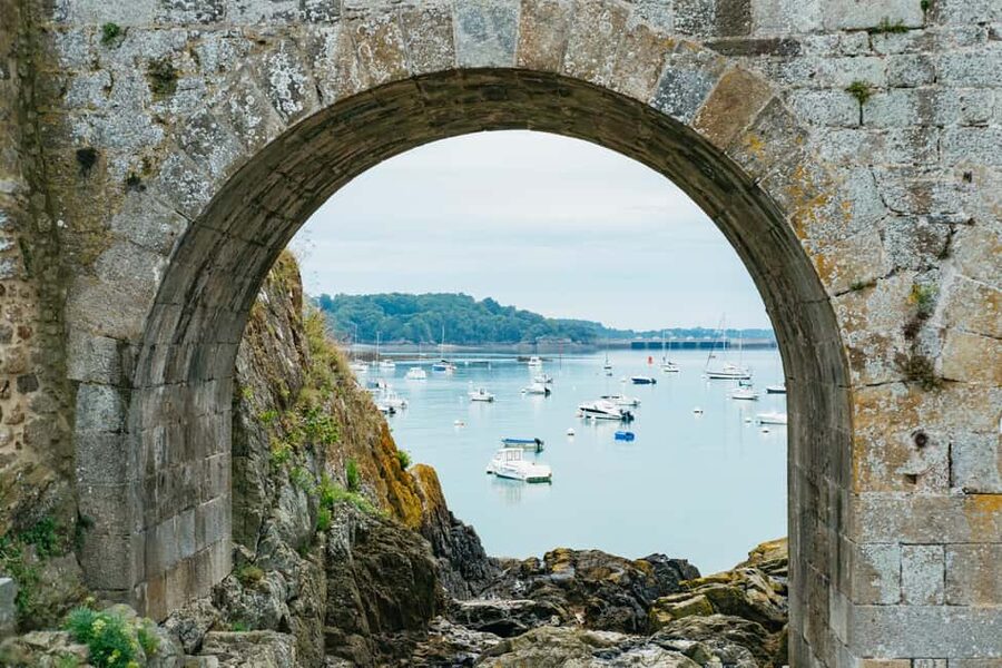 Saint-Malo: Guided Boat Tour with Local Captain - Who Should Choose the One-Hour or 90-Minute Cruise?