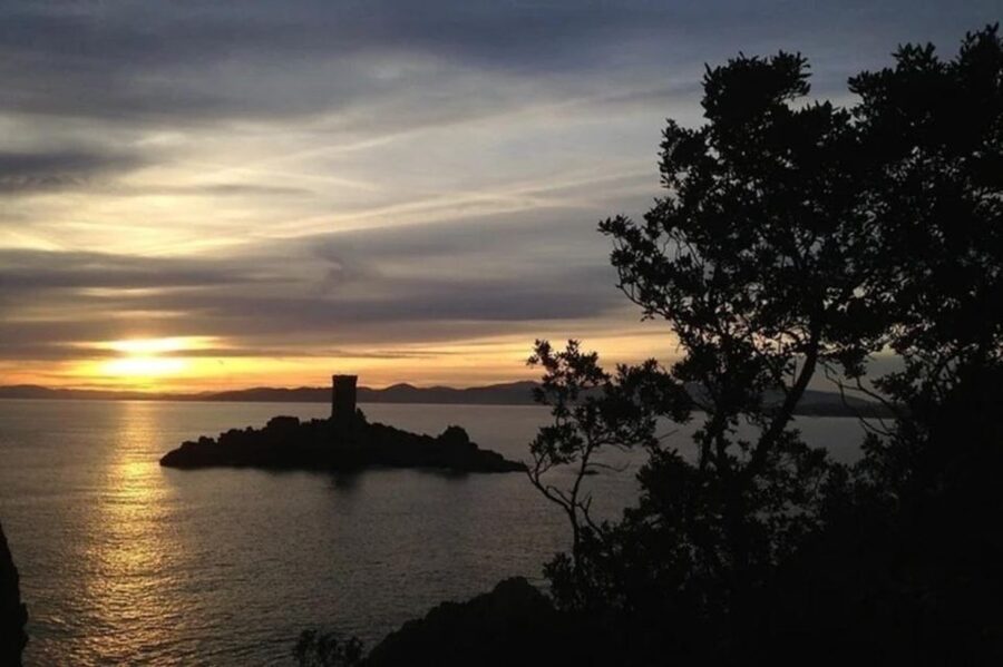 Saint-Raphaël : Sunset Cruise Cape Dramont & Golden Island - Île d’Or and the main anchorage stop