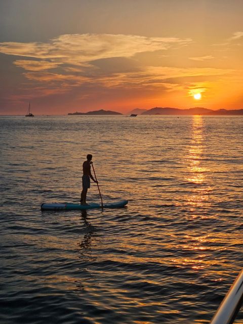 Saint-Raphaël : Sunset Cruise Cape Dramont & Golden Island - What is served during the aperitif