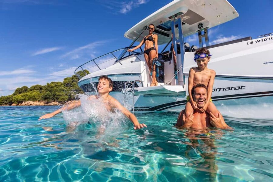 Sainte-Maxime: Golfe de Saint Tropez Private Boat Tour - Why seeing Saint-Tropez by boat changes the day