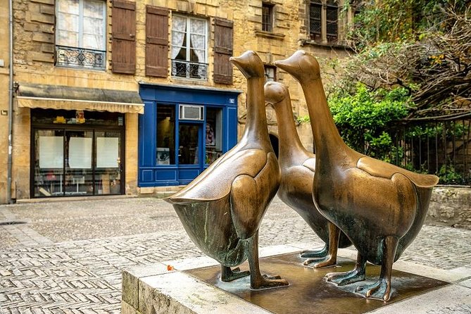 Sarlat Gourmet Tour and Market Visit - The history is part of the tour, not a side note