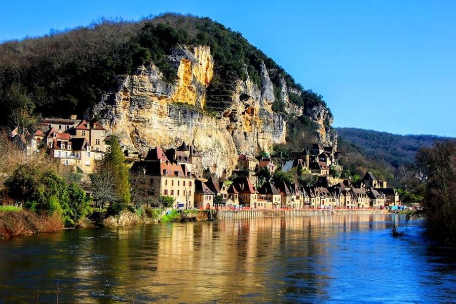 Sarlat: Private Tour to the Dordogne Valley - The longer afternoon route and Montfort