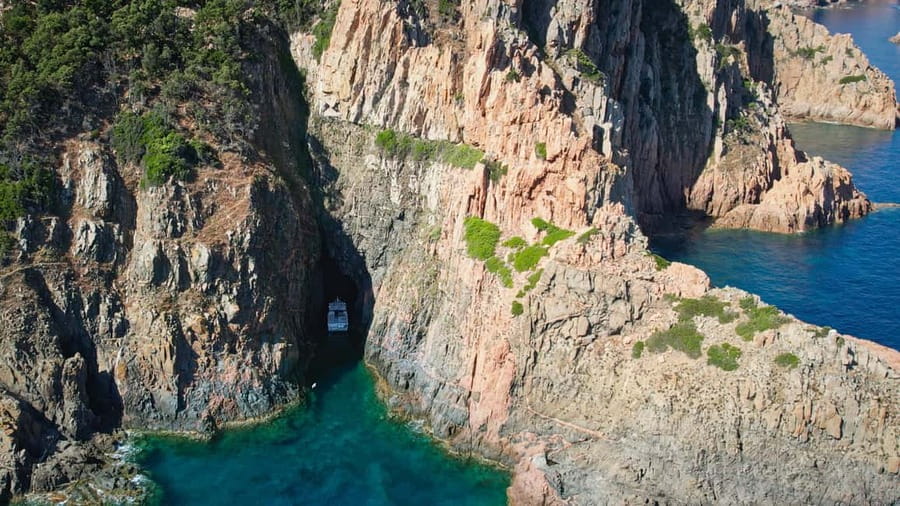 Scandola: Visit the Nature Reserve from Porto (France) - What the strongest praise tells you