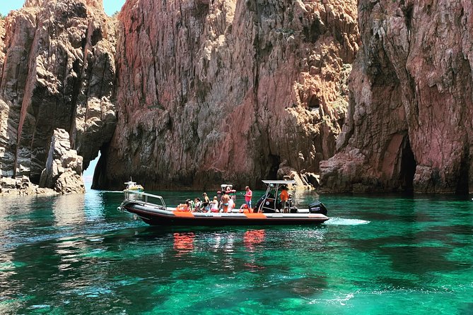 Sea trips Scandola Girolata and Calanches de Piana - Leaving Porto Ota in a small boat