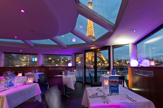 Seine River Dinner Cruise with Live Singer by VIP Yacht de Paris - Boarding the yacht and choosing your seat