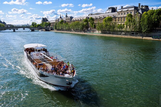 Seine River Guided Cruise by Vedettes de Paris - Île Saint-Louis, city hall, and the Latin Quarter