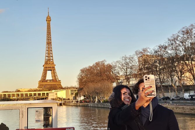 Seine River Sightseeing Guided Cruise by Vedettes du Pont Neuf - Choosing the best departure time