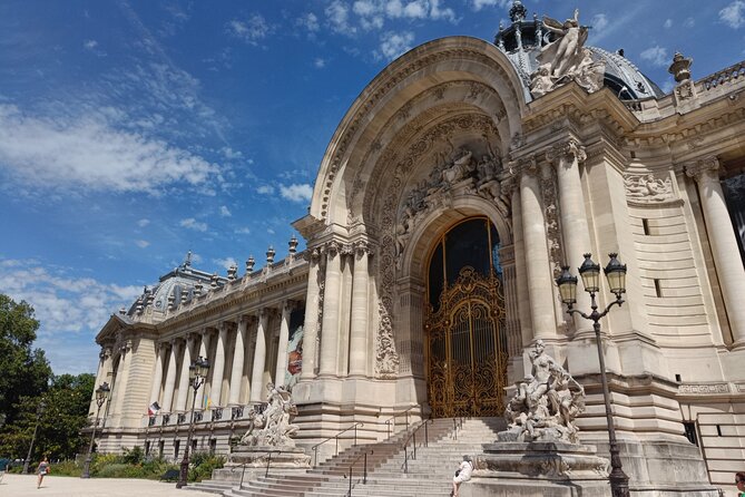 Sightseeing tour of most iconic parisian monuments (rickshaw) - Place de la Concorde and the fashion streets