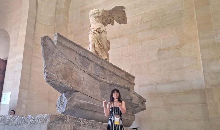 Skip-the-Line Louvre Museum Tour with Artist - The Mona Lisa without losing the rest of the Louvre
