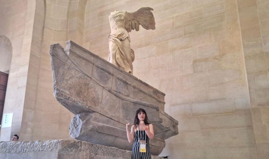 Skip-the-Line Louvre Museum Tour with Artist - From Antiquity to the Italian Renaissance