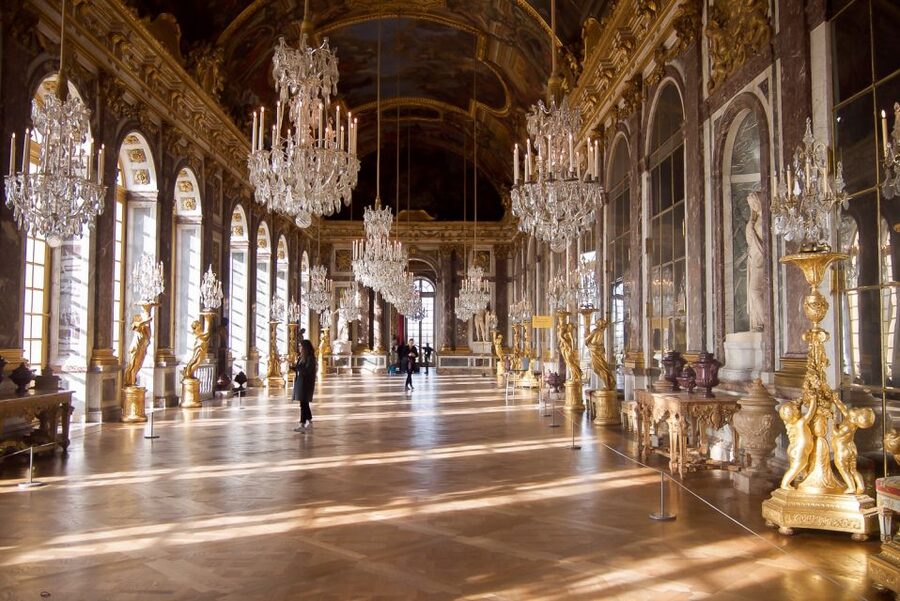 Skip-the-Line Versailles Palace Tour by Train from Paris - Crowds, Heat, and Practical Comfort