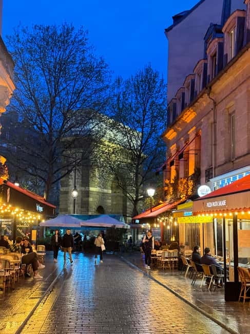 Solo travelers Meetup:A cultural stroll,Drinks & socializing - Games, conversation, and the social side