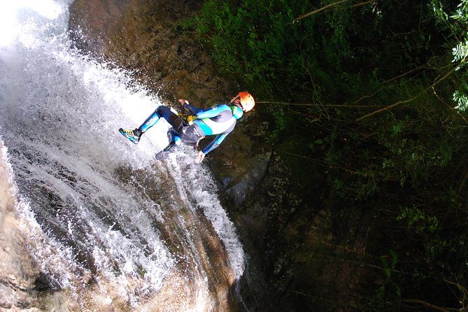 Sports Canyoning of Écouges bas in Vercors - Grenoble - Waterfalls, rope work, and the cave descent