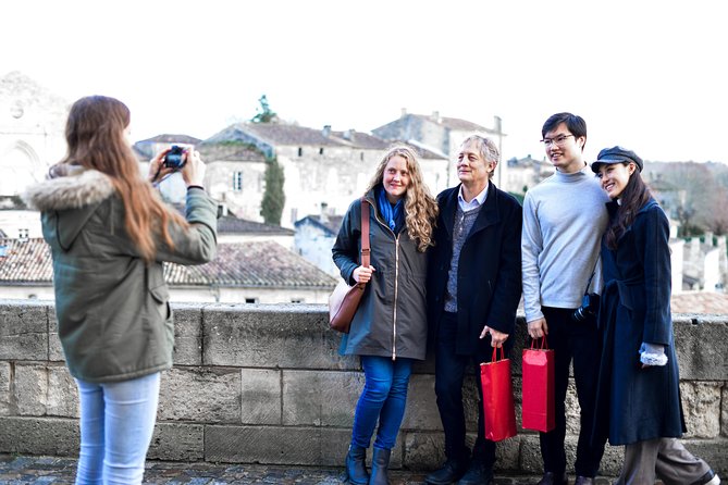 St-Emilion & Médoc Wine Day Tour: Chateaus, Tastings and Lunch - What the guides add to the day