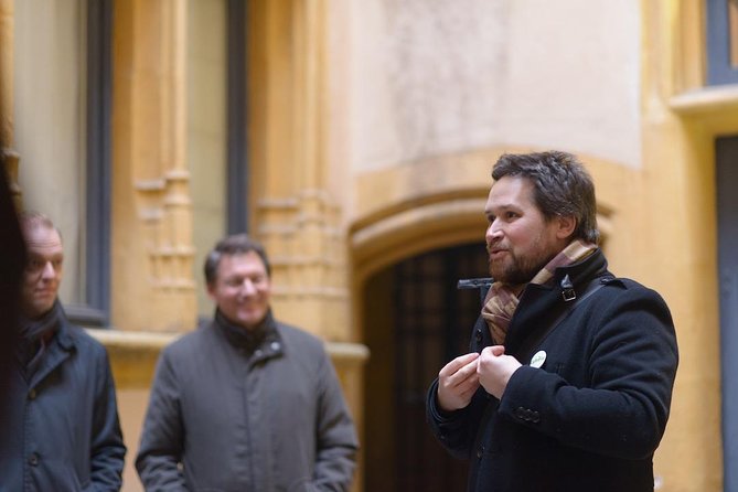 Storytelling tour of Old Lyon - The traboules become part of the performance