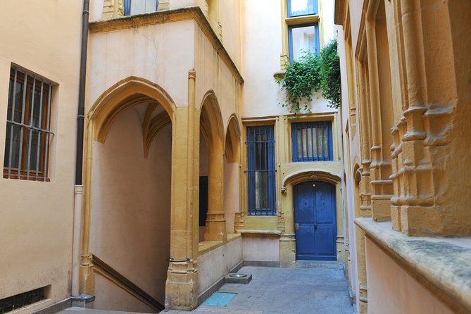 Storytelling tour of Old Lyon - Ending near Musée dhistoire de Lyon