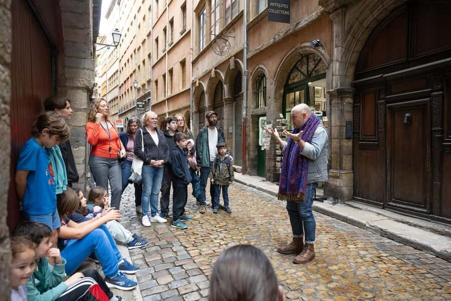 Storytelling tour of the Vieux-Lyon for children in French - Key points at a glance