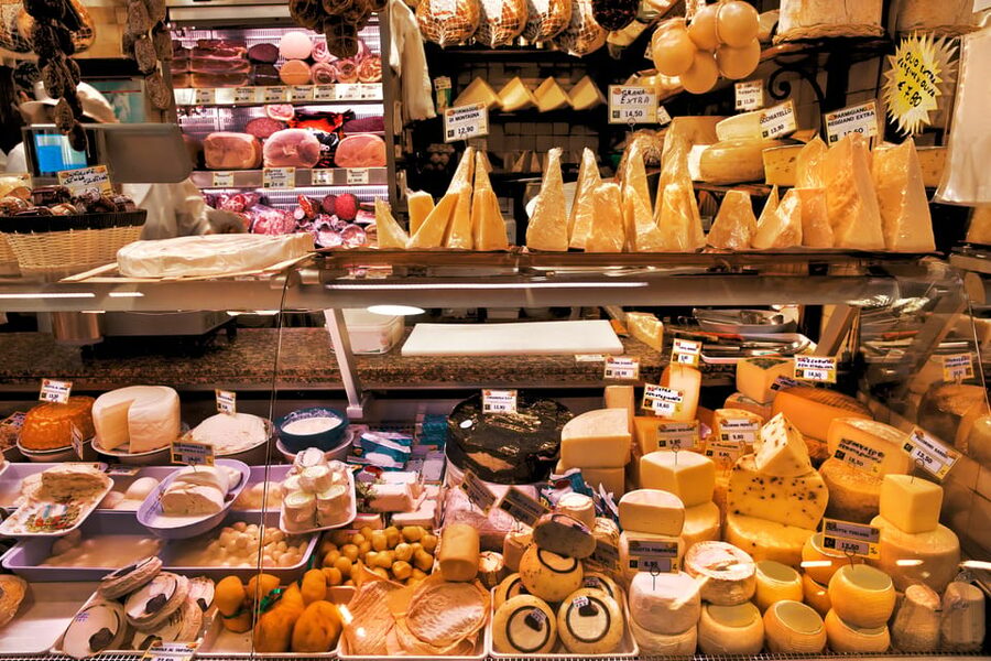 Strasbourg: 2-Hour Gourmet Walking Tour - Market-day Strasbourg on Wednesday and Friday