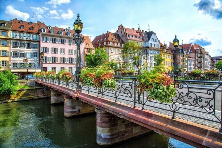Strasbourg: Historic Center Walking Tour - Place Kléber, Strasbourg’s central meeting place