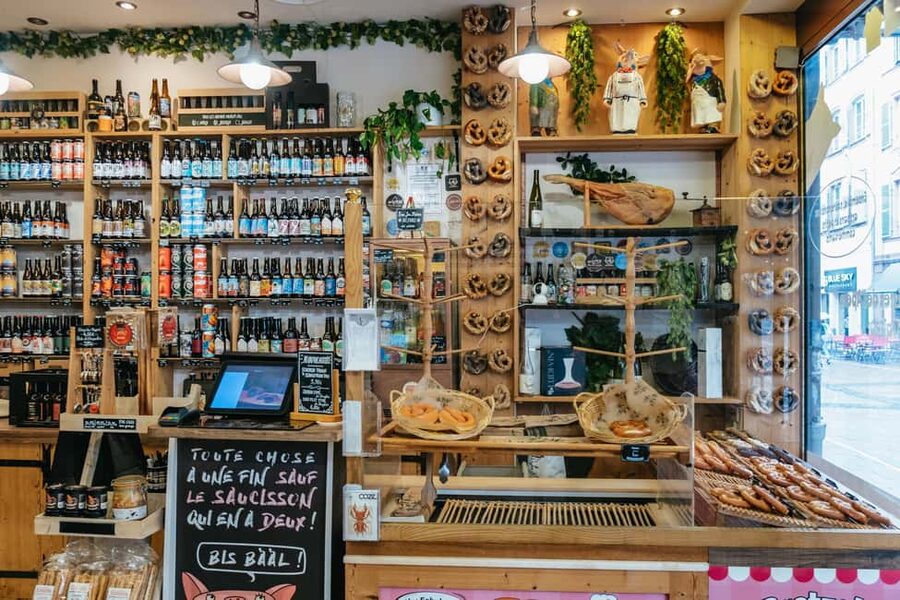 Strasbourg: Traditional Food Walking Tour with Tastings - Walking through Rue des Grandes Arcades