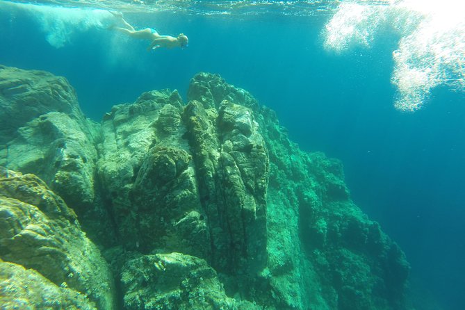 tailor-made and private sea trip - Leaving Port d’Agay on a private boat