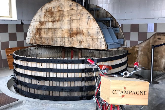 The Connoisseurs from Epernay (Private Half day Champagne Tour) - Hautvillers, the village linked to Dom Pérignon