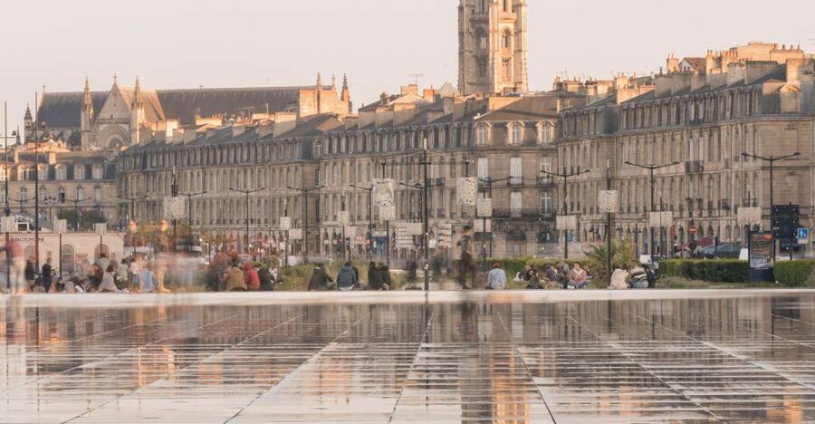 The essential in Bordeaux, private tour with a local - Why this is a smart first look at Bordeaux