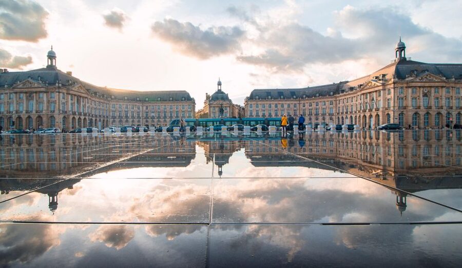 The essential in Bordeaux, private tour with a local - Saint-André Cathedral and the city’s story