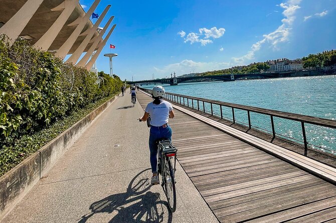 The Grand Bike Tour of Lyon - 3h - Following the Rhône and ViaRhôna