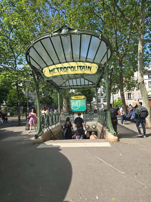 The historic district of Montmartre - Key points to know before you book