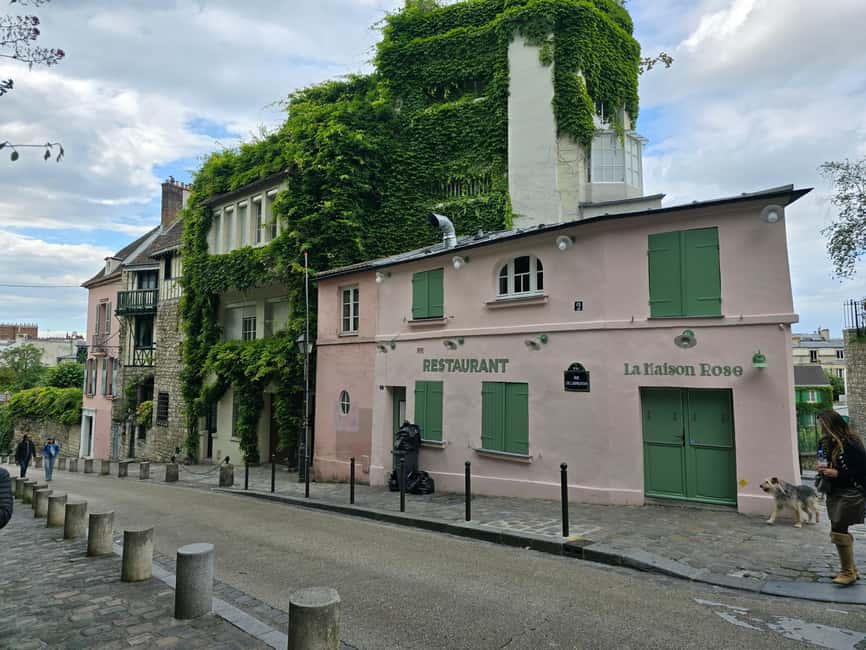 The historic district of Montmartre - Another 20-minute Montmartre walk