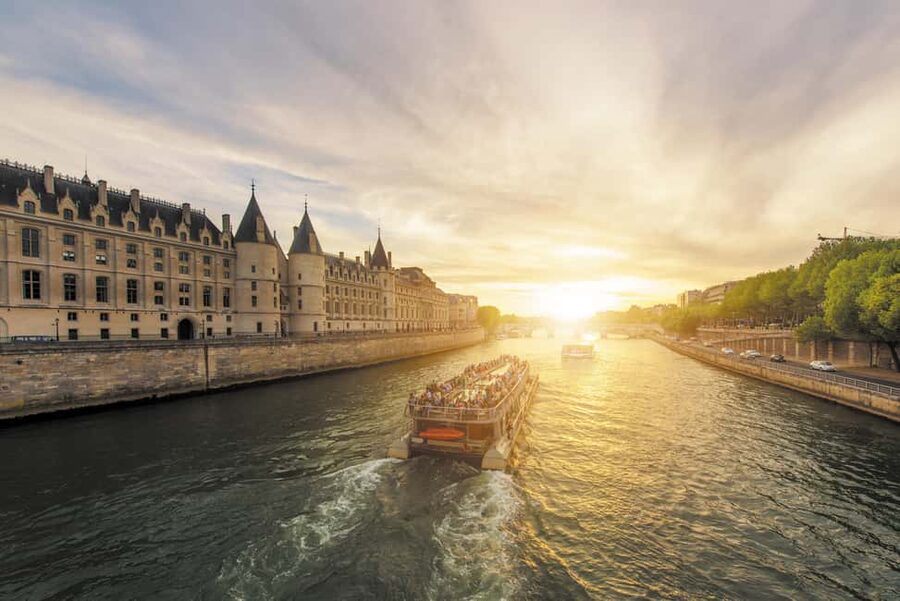 The Paris Pass®: 40+ Attractions Including Eiffel Tower - Walking Tours in Montmartre, Le Marais, and Saint-Germain