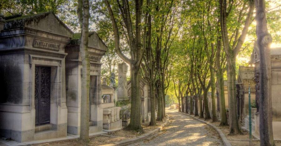 The Père Lachaise Cemetery: Guided 2-Hour Small-Group Tour - Why Père Lachaise works best with a guide