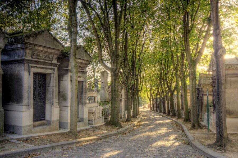 The Père Lachaise Cemetery: Guided 2-Hour Small-Group Tour - The opening story: a cemetery created for Paris