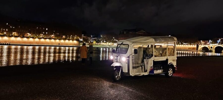 Toulouse: Electric Tuk-Tuk Tour with Photo Stops and Audio - Saint-Sernin, the Jacobins and the old religious quarter