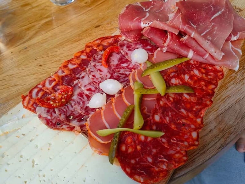Toulouse: Guided Food Tour with Tastings - Walking through Toulouse’s central neighborhoods