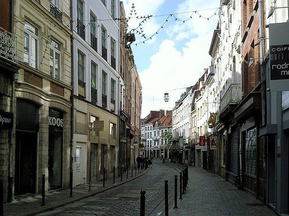 Unique Tour of Lille by Convertible 2CV - 1h00 - Key points at a glance