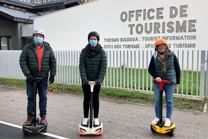Unusual and ecological ride on a Segway and electric bike in Bayonne - Rolling beside the ramparts at Chemin de Mousserolles