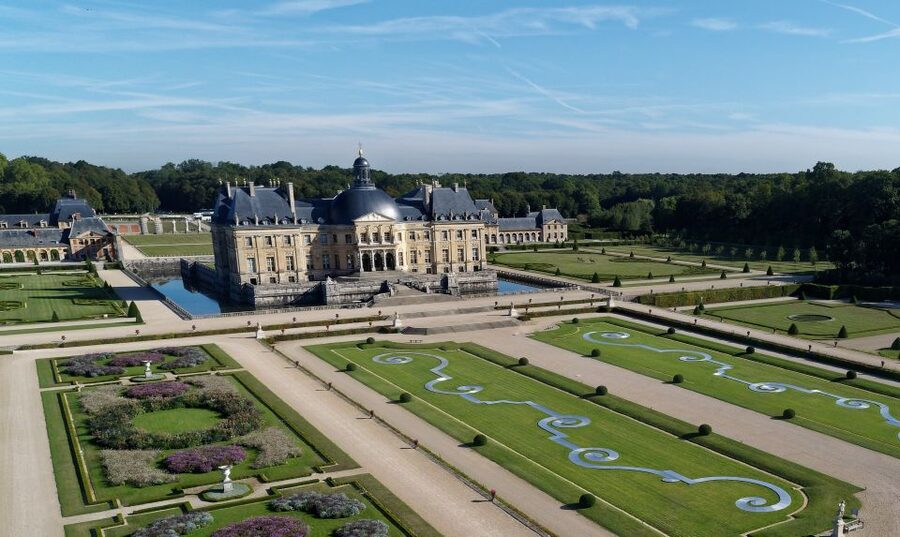 Vaux le Vicomte Chateau Entry Ticket and Chateaubus Transfer - What the Chateaubus adds, and where it can fail