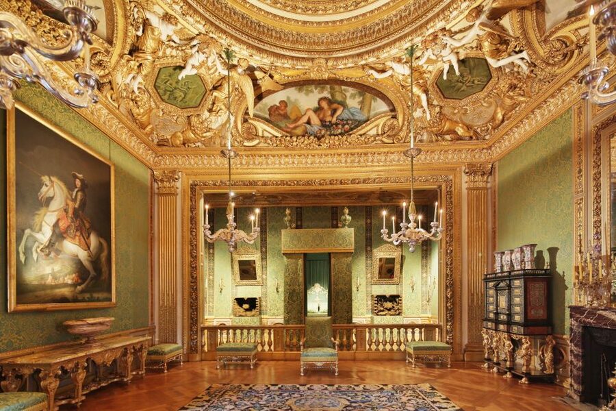 Vaux le Vicomte Chateau Entry Ticket and Chateaubus Transfer - The gardens are half the reason to come