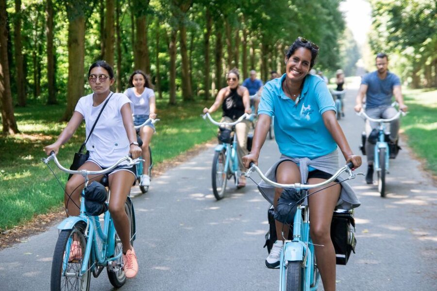 Versailles Bike Tour with Palace & Queen Farm Entrance - What the day feels like in practice