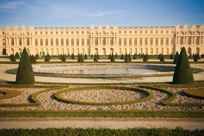 Versailles Domain Bike Tour with Palace Entry by Train from Paris - Starting in the Marais and taking the train