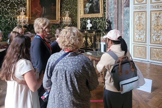 Versailles Palace Guided Tour with Gardens Access - The guides make the difference