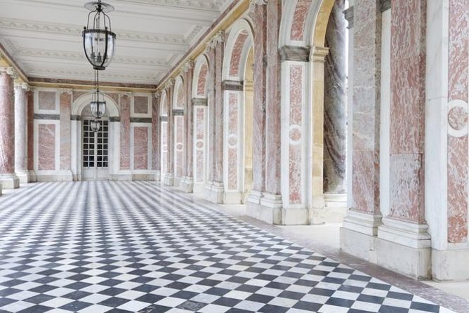 Versailles Palace & Marie-Antoinette's Estate Guided Tour - A three-course lunch near the Grand Canal