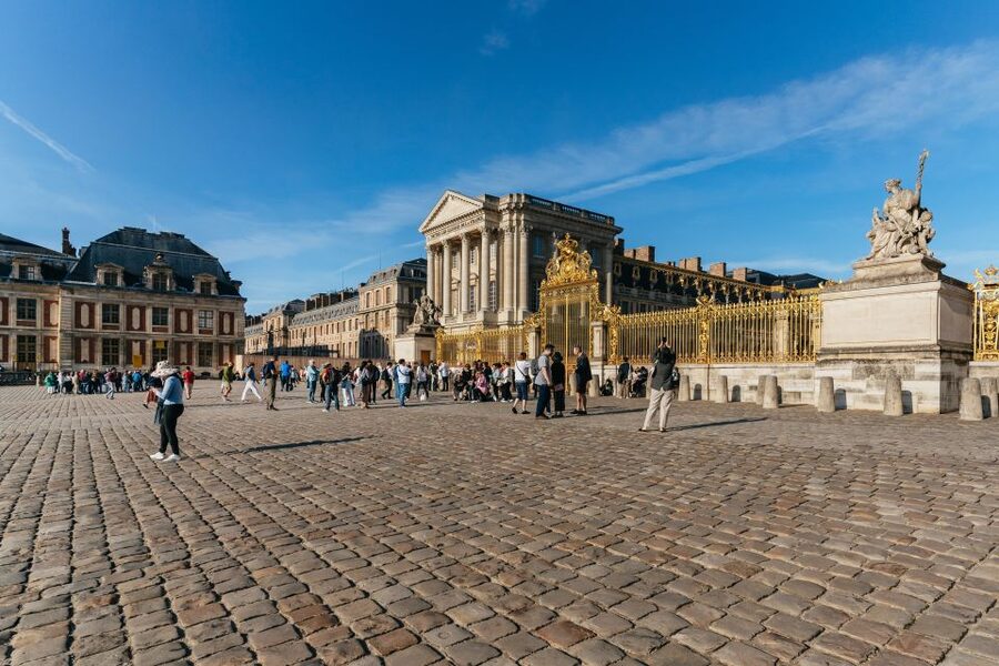 Versailles: Palace of Versailles Skip-the-Line Guided Tour - Crowds, group pace, and hearing the guide