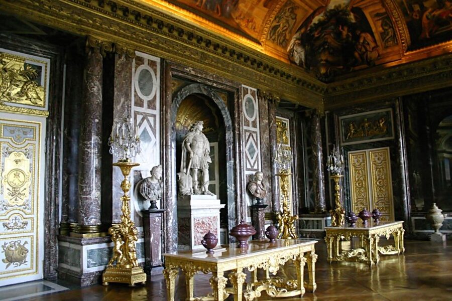 Versailles: Skip-the-Line Guided Tour of Palace with Gardens - How crowds affect the four-hour schedule