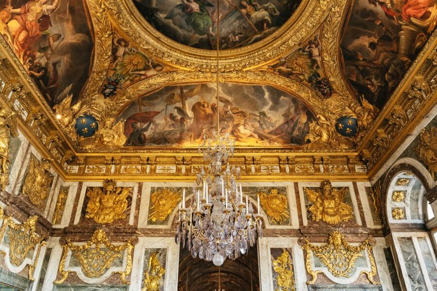 Versailles: Skip-the-Line Tour of Palace with Gardens Access - Why the guided entry matters at Versailles